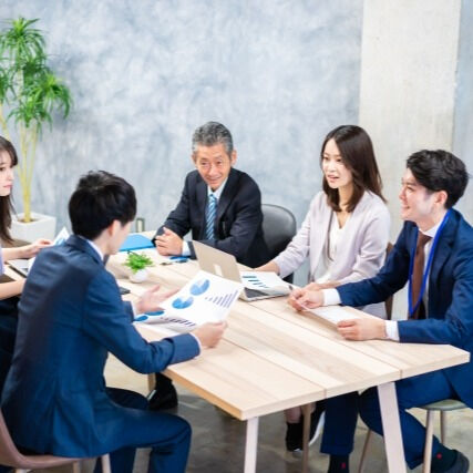 「普通」の顔をして、